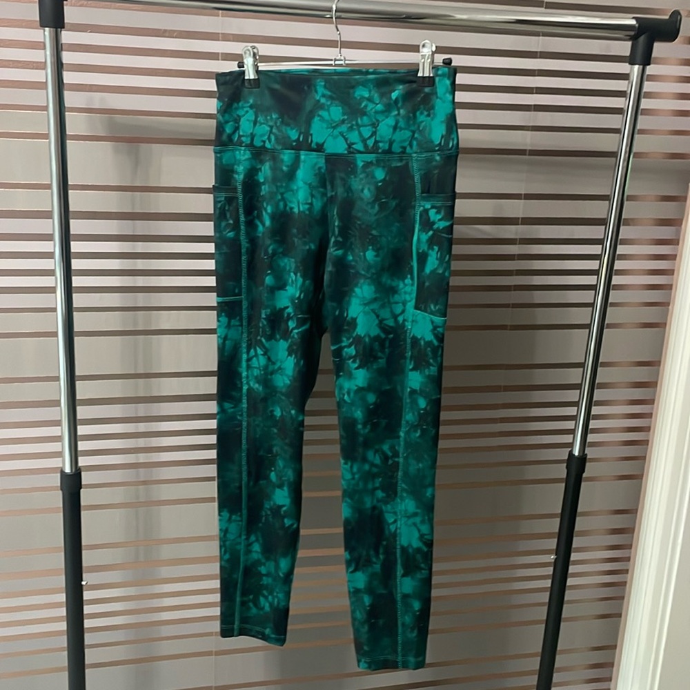 Women’s size large Bally work out pants, leggings with pockets